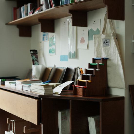 [각도와 커브] 만년필 거치대 _ 케이 (Kei)