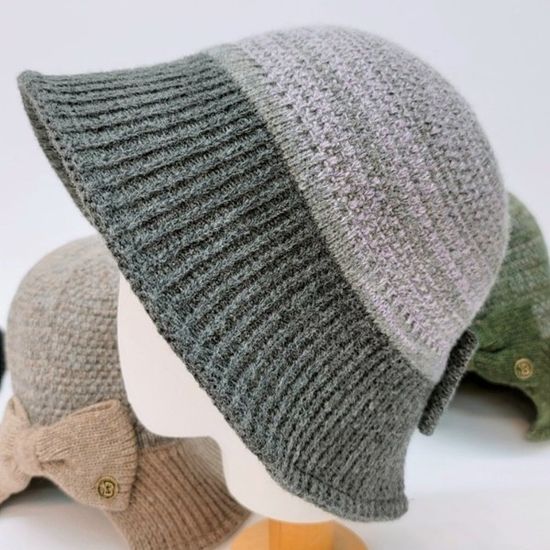 [애슬릿]배색 리본 니트 벙거지 여성 겨울 방한 모자