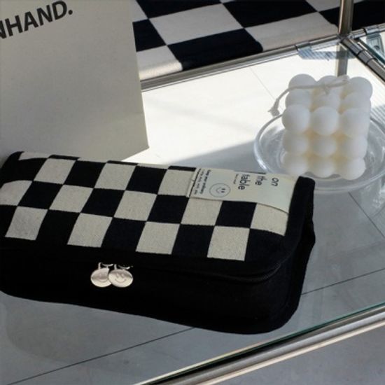 on the table 펜케이스 (checkerboard) 