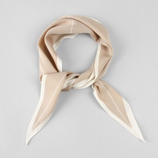 [베네]크로스 라인 마름모 스카프 Ⅱ