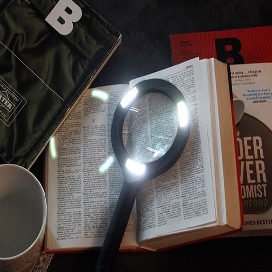 신박한 LED 돋보기 손잡이형 돋보기  