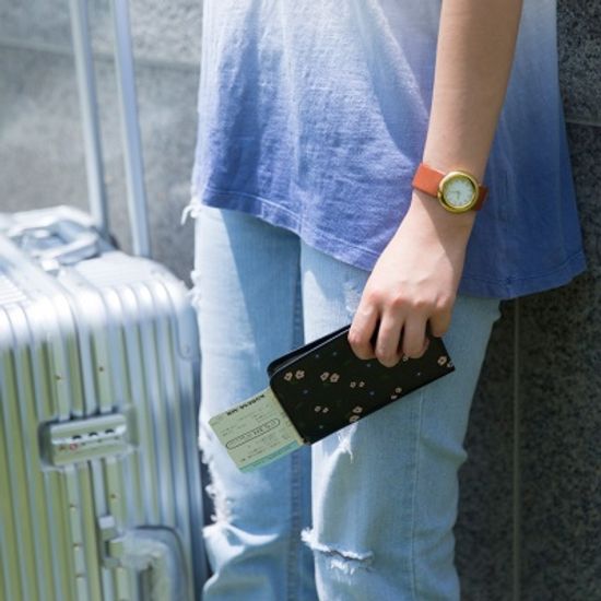 BOTANICAL PASSPORT CASE