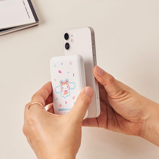 산리오캐릭터즈 고속충전 맥세이프 무선 보조배터리