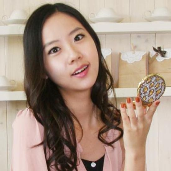 크리스탈스톤 골드 원형 콤팩트거울 (확대)
