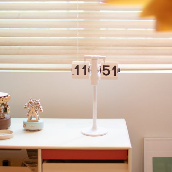 무아스 스탠딩 높이조절 플립 탁상시계 2colors