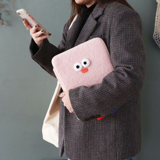 Brunch Brother 폼폼 부클 랩탑 파우치 11인치