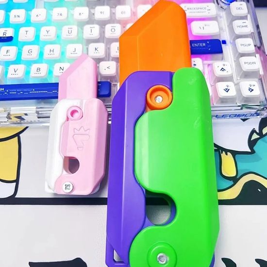 피젯 3D 당근칼 투명 야광 토이 나이프 권총 돌리기