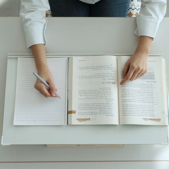 이룸 프라임 1단 필기 독서대 p600 화이트