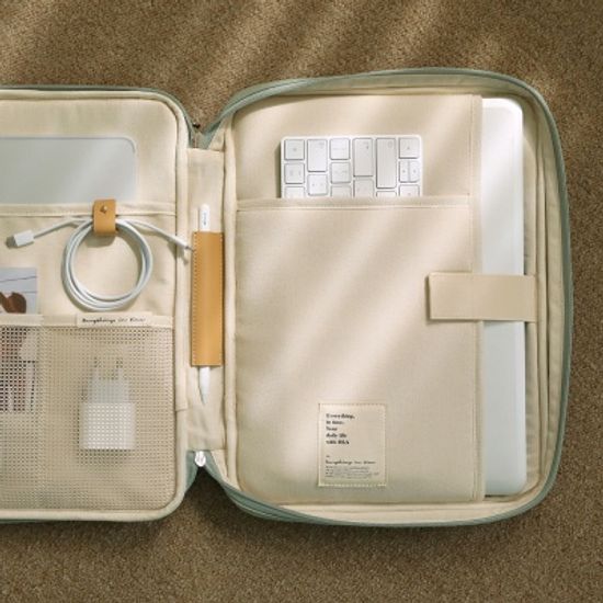 에크루 레더 아이패드 파우치 13인치