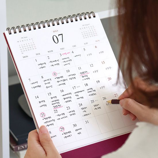 2025 오피셜 월요일부터 시작하는 탁상 달력
