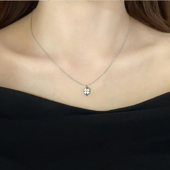 [선물포장/써지컬스틸] 행운의 자개 클로버 이니셜 목