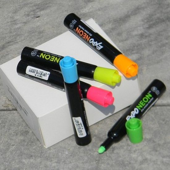 [SANFORD] 블랙보드,네온보드,유리창에 사용하는 형광 보드마카-U.S.A 샌포드 엑스포 네온 윈도우마카 1다스(12자루) HF112-1