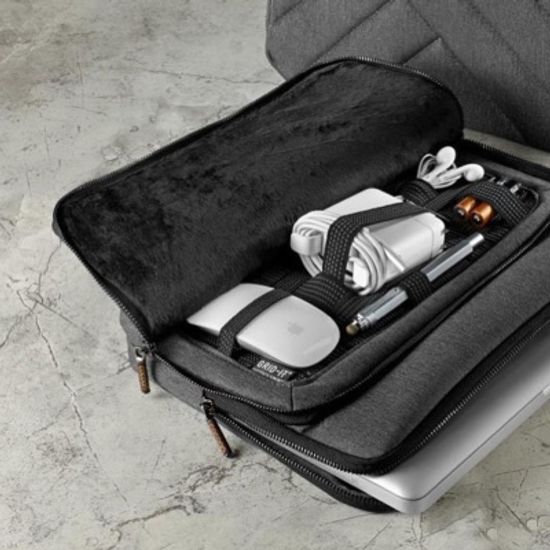 그리드잇 그라파이트 15형 슬리브 클러치백 59040338