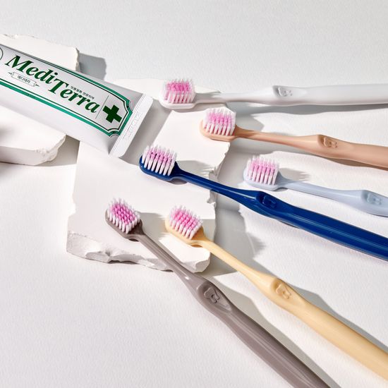 [치의학박사개발] 99.9%항균 이중미세모 한방칫솔