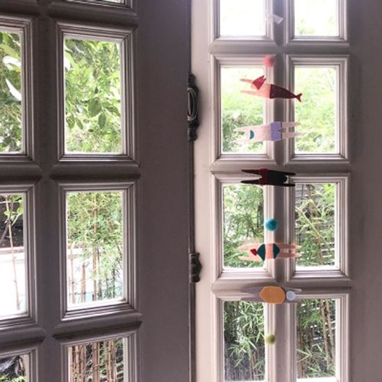 스위밍 풀 모빌