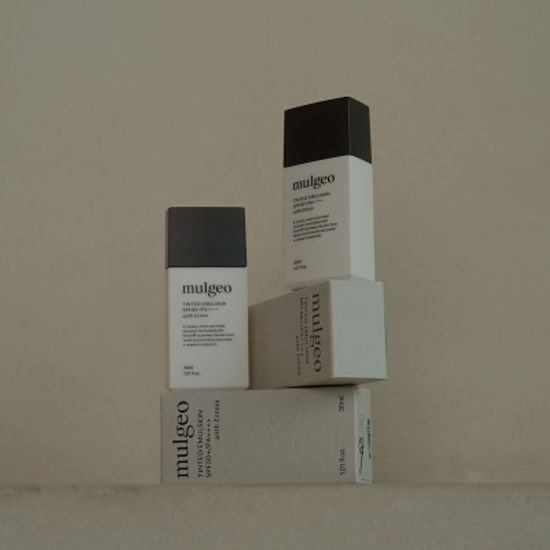 뮬지오 틴티드 에멀젼 SPF50+/PA++++