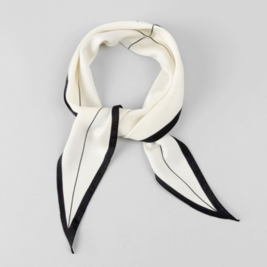 [베네]크로스 라인 마름모 스카프 Ⅱ