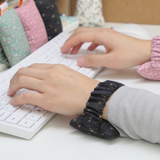 [곱창 밴드 손목 쿠션]자유롭게 움직이는 착용형 쿠션