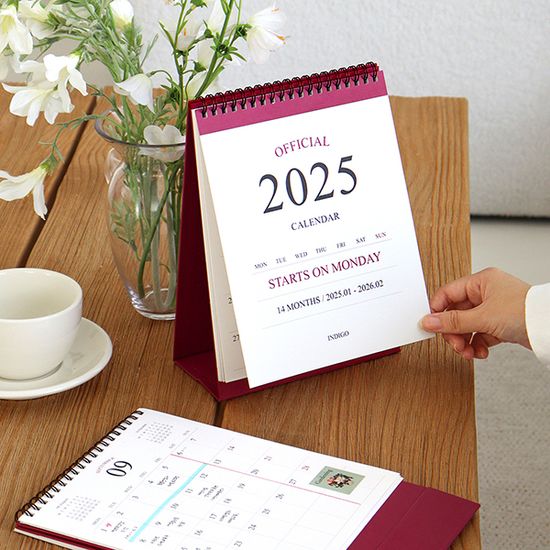 2025 오피셜 월요일부터 시작하는 탁상 달력