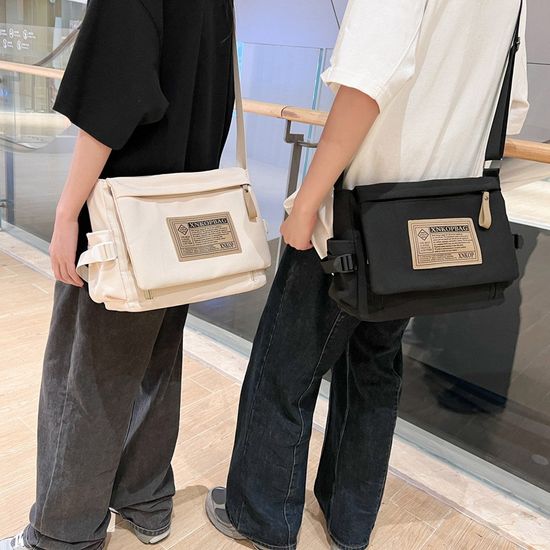 여성 데일리 가방 페이퍼 패치 메신저백