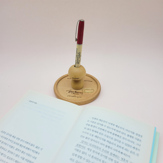 아그네스 마틴_ 머쉬룸 펜슬 스테이션/펜 홀더