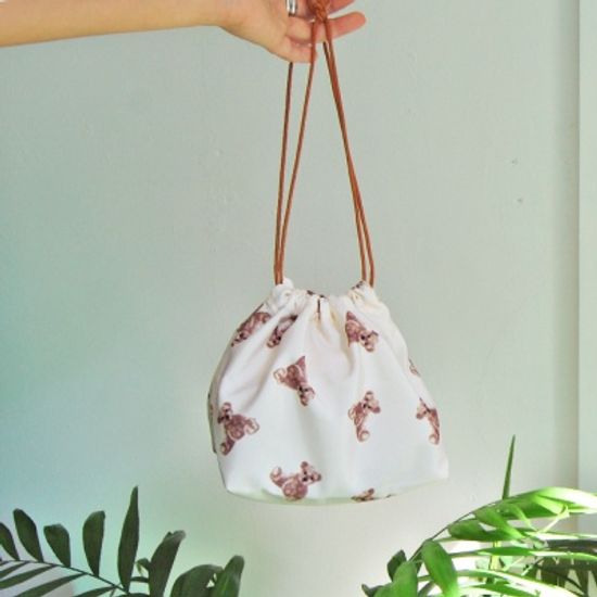 곰돌이 패턴 조리개 파우치