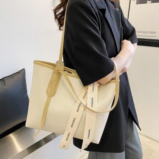레터링 스트랩 숄더백 아이보리 가죽가방 (WC7D693)