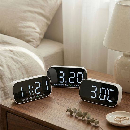지니큐 LED 무소음 전자알람시계 온도 날짜 시간 탁상