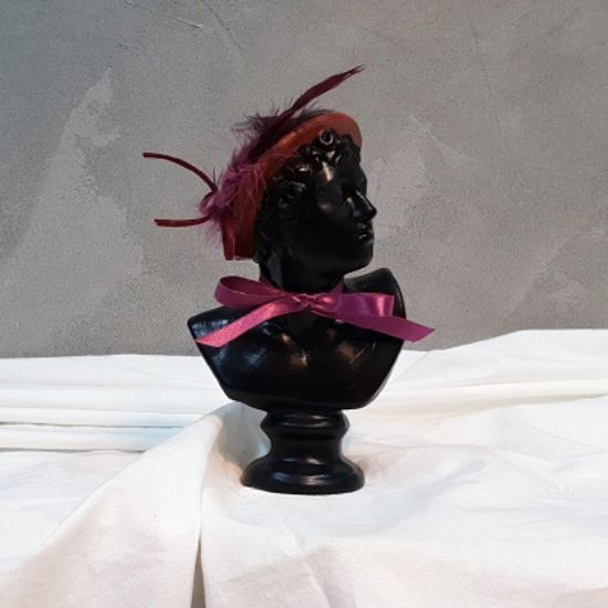 아트 컨셉 블랙 페인팅 석고상 머리띠+깃털+리본 포함