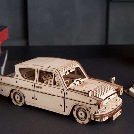 해리 포터 플라잉 포드앵글리아(FLYING FORD ANGLIA)