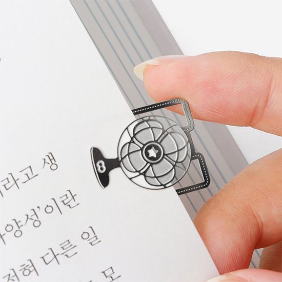 북마크 소녀의 여름