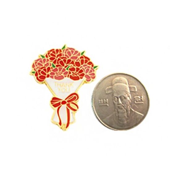 카네이션 꽃다발 뱃지
