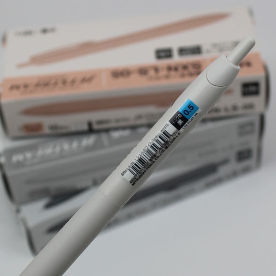 유니제트스트림 라이트터치 볼펜 0.5 레이저 문구각인