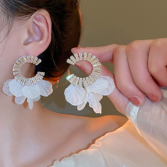 화려한 C자형 큐빅 꽃잎 플라워 드롭 패션 빅 귀걸이