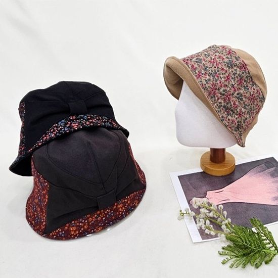 [애슬릿]배색 잔 꽃 뒷 리본 벙거지 중년 여성 모자