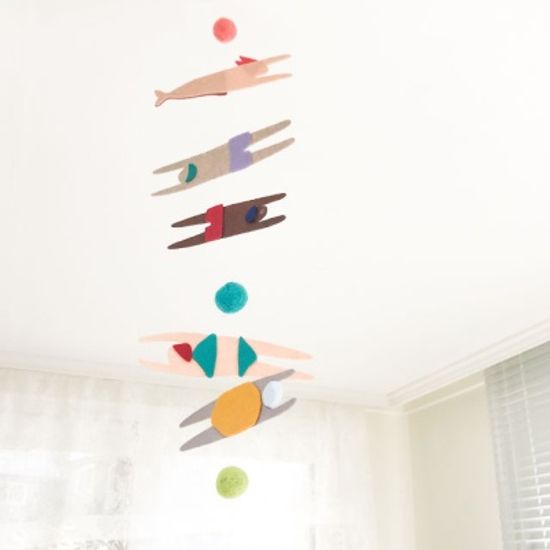 스위밍 풀 모빌