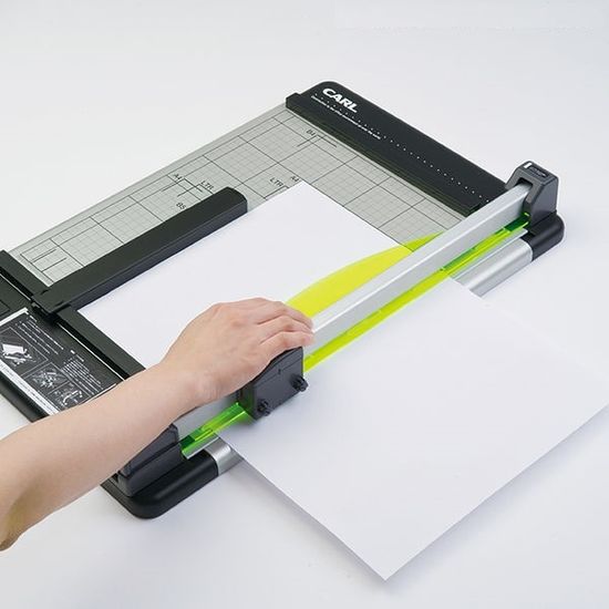 CARL A4 40매재단 형광플레이트 문서재단기 DC-210N