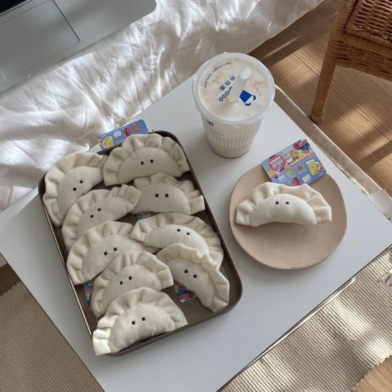 행운 선물 와락 베어물면 터질것같은 하찮은 만두키링