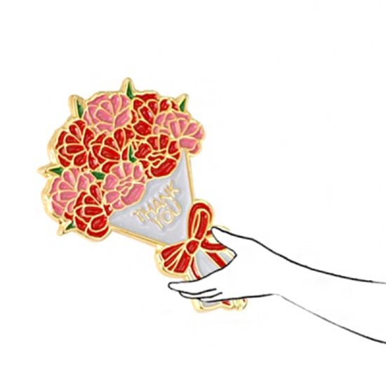 카네이션 꽃다발 뱃지