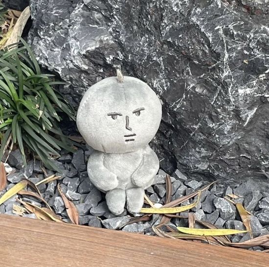 엄근진 돌맹이 키링 행운 인형 키링 쓸모없는 선물