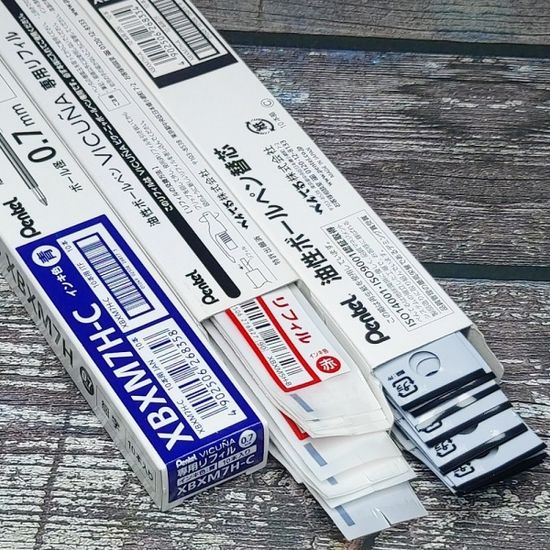 펜텔 비쿠냐 단색볼펜 0.7mm 리필심 XBXM7H 1개