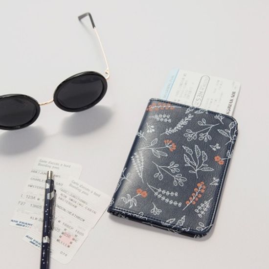 BOTANICAL PASSPORT CASE