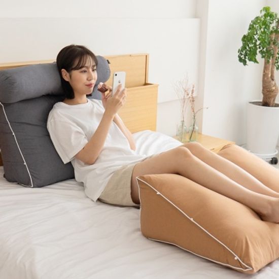 포근해 삼각 등받이 쿠션