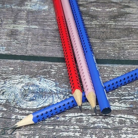 파버카스텔 미끄럼방지 삼각연필 그립 2001 B 1다스