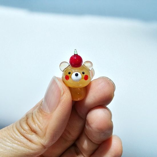 유리 미니어쳐 머리 위 애플베어