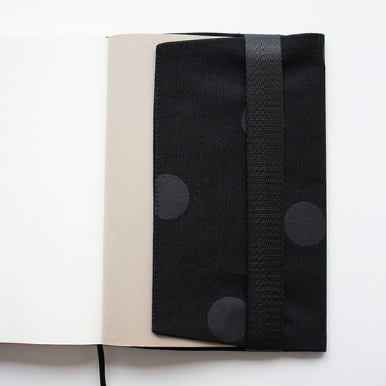 Black Dot book cover / A.R.T 북커버