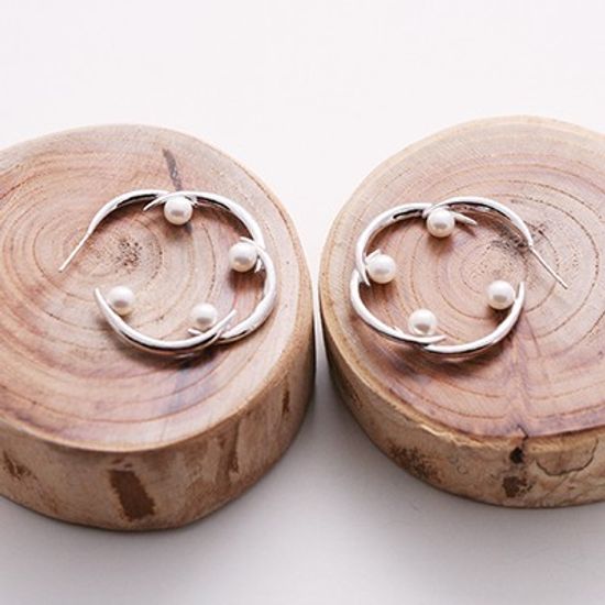 spiderweb-pk pearl hoop earrings