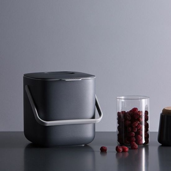 모던 인테리어 깔끔한 물기제거 음식물쓰레기통