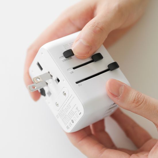 무아스 5포트 30W PD 여행용 고속 멀티 어댑터