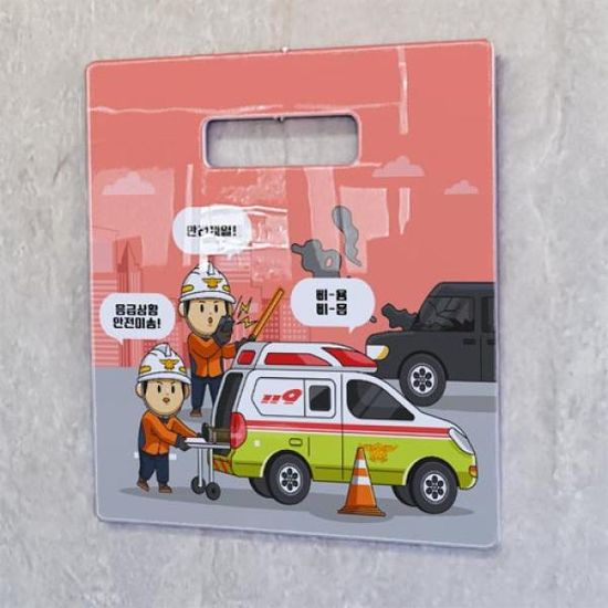 nv932-행잉액자_삐용삐용소방관(정사각형)